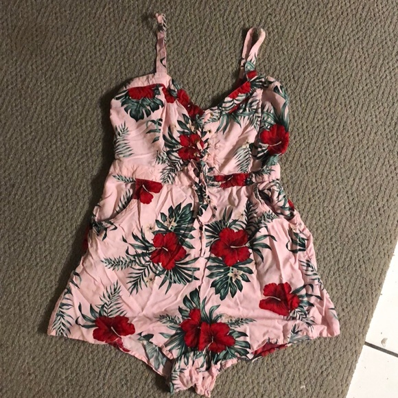 Pink floral summer jumper from GUESS - Picture 2 of 7